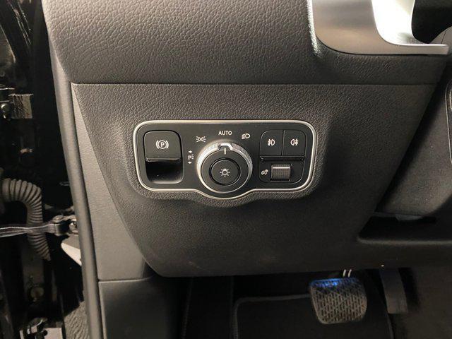 new 2025 Mercedes-Benz GLB 250 car, priced at $49,595