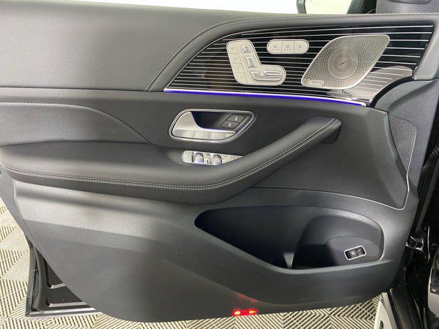 new 2025 Mercedes-Benz GLS 580 car, priced at $122,045