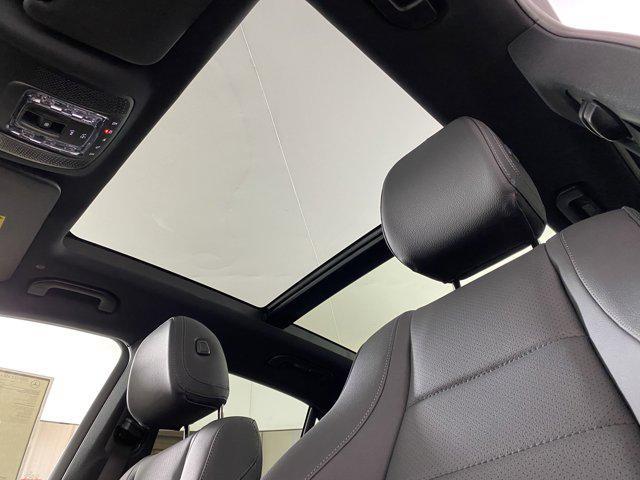 new 2025 Mercedes-Benz GLE 450 car, priced at $81,095