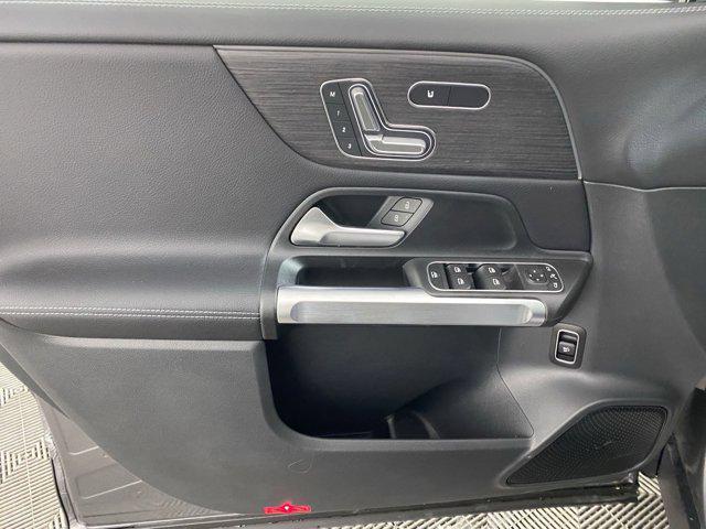 new 2025 Mercedes-Benz GLB 250 car, priced at $53,370