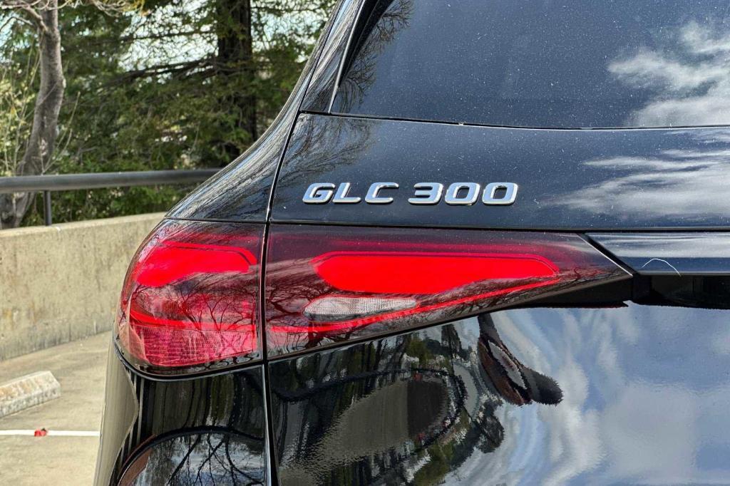 new 2024 Mercedes-Benz GLC 300 car, priced at $53,615