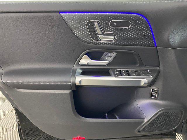 new 2025 Mercedes-Benz GLB 250 car, priced at $49,595