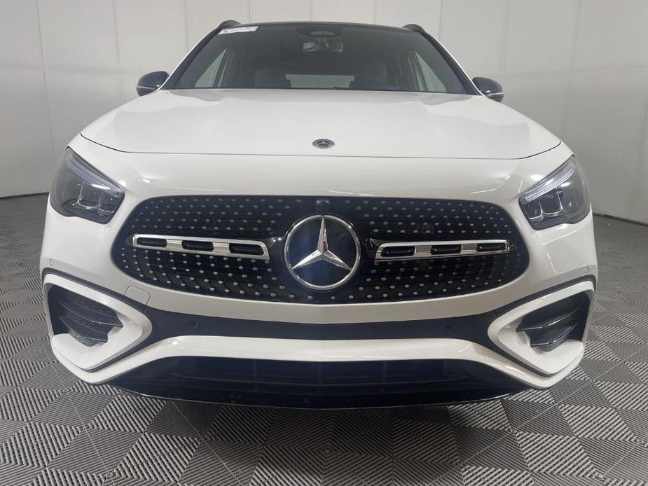 new 2025 Mercedes-Benz GLA 250 car, priced at $54,999