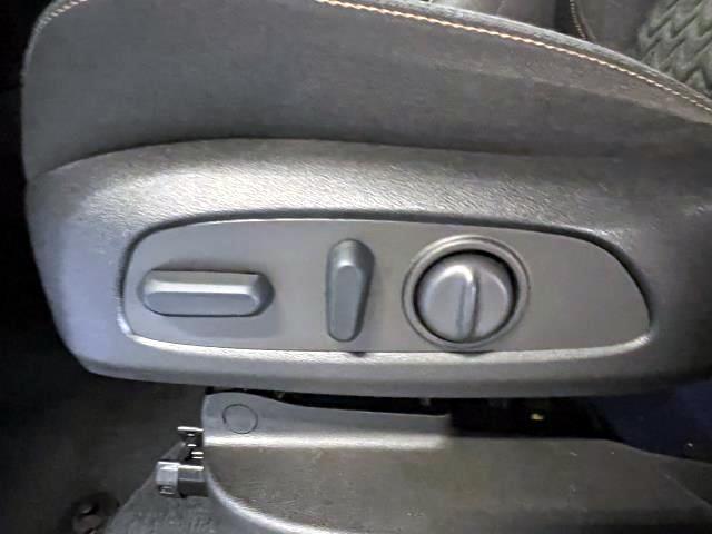 used 2022 Chevrolet Equinox car, priced at $19,576
