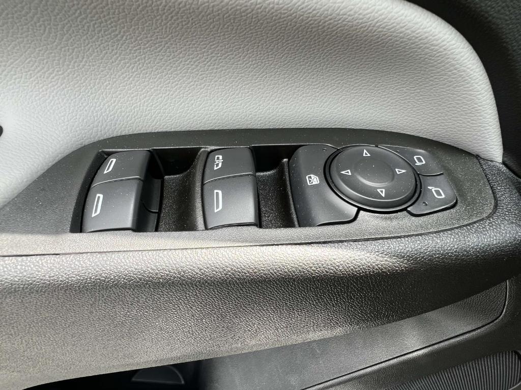 used 2022 Chevrolet Equinox car, priced at $16,393