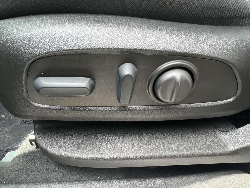 used 2022 Chevrolet Equinox car, priced at $16,393