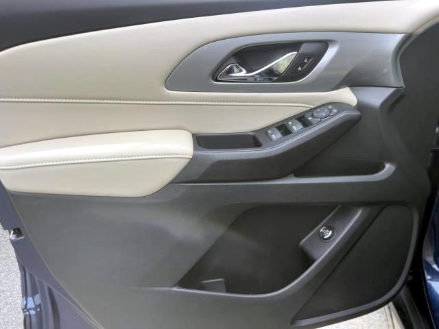 used 2023 Chevrolet Traverse car, priced at $31,990