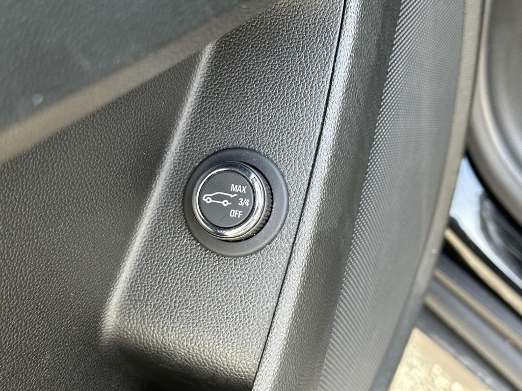 used 2023 Chevrolet Traverse car, priced at $22,991