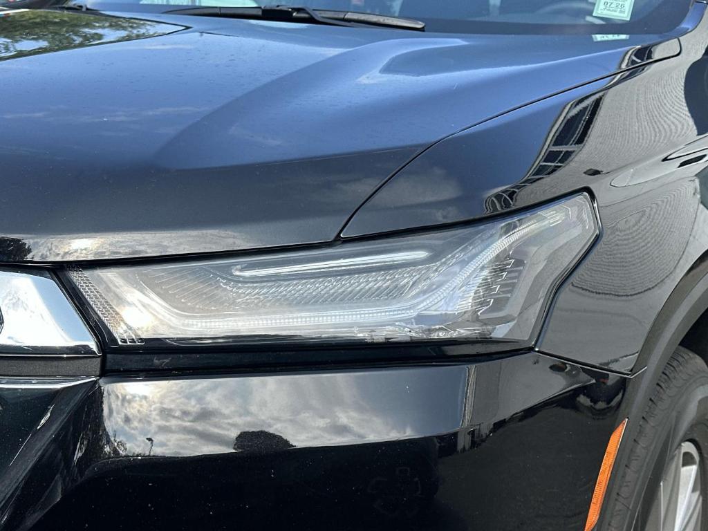 used 2023 Chevrolet Traverse car, priced at $22,991