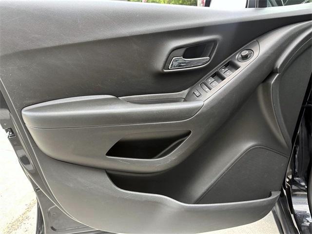 used 2022 Chevrolet Trax car, priced at $17,343