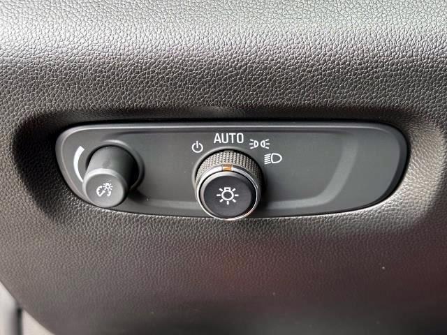 used 2022 Chevrolet Traverse car, priced at $28,492