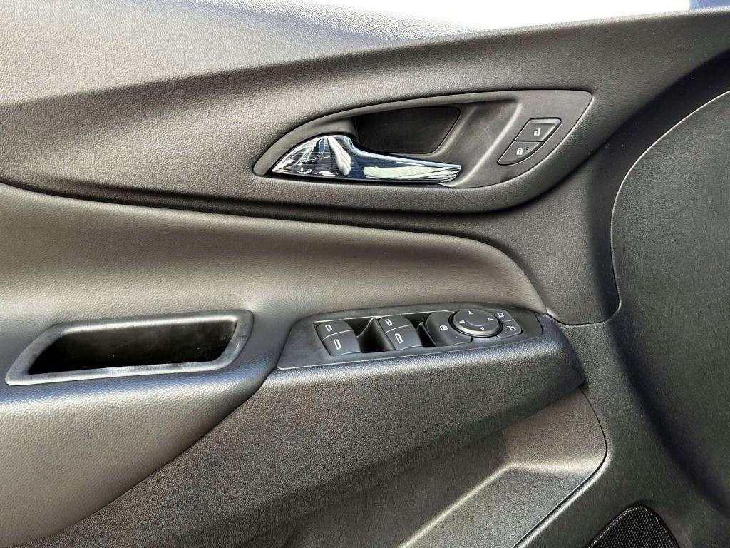 used 2022 Chevrolet Equinox car, priced at $19,404