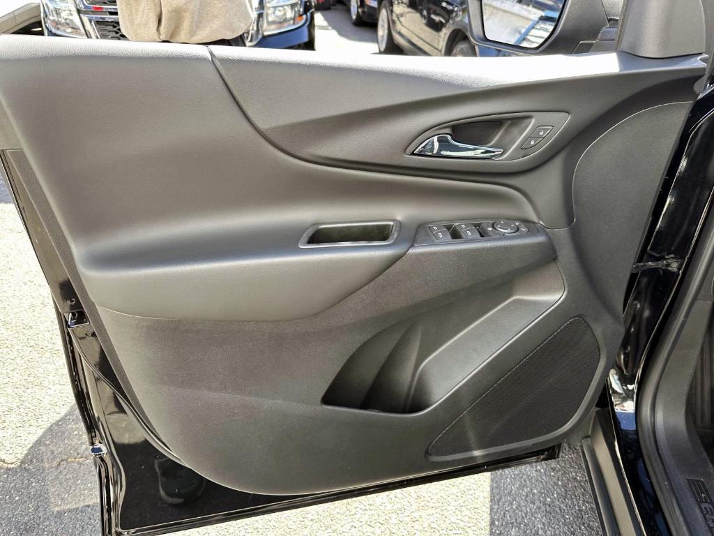 used 2022 Chevrolet Equinox car, priced at $19,404