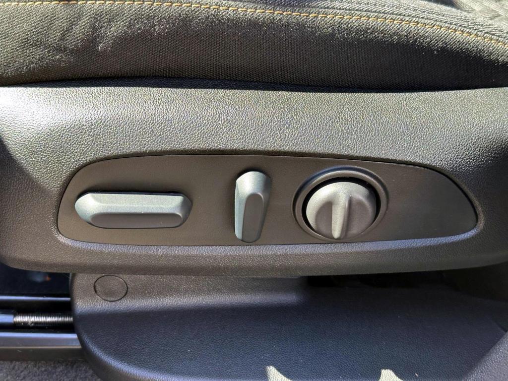 used 2022 Chevrolet Equinox car, priced at $19,404