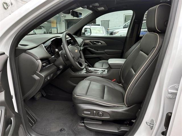 used 2022 Chevrolet Traverse car, priced at $33,274