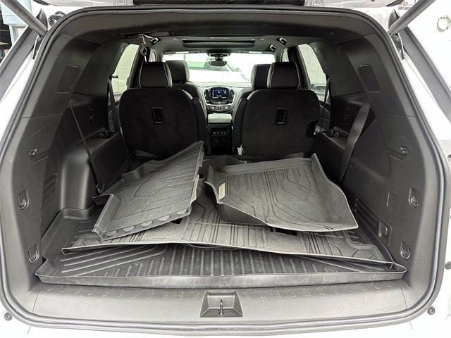used 2022 Chevrolet Traverse car, priced at $33,274