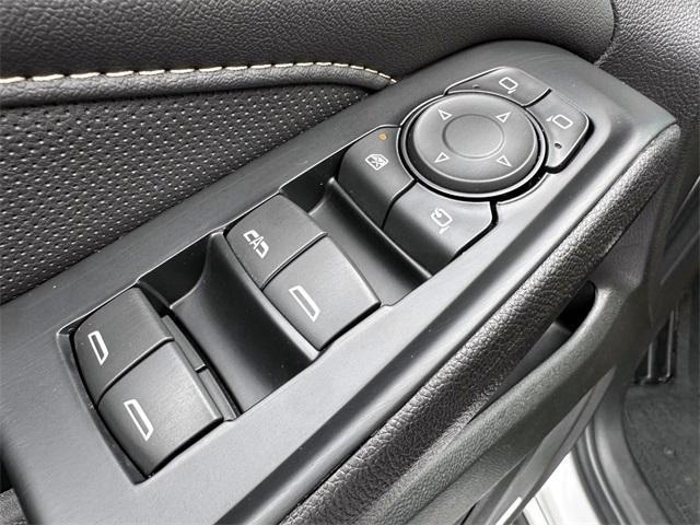 used 2022 Chevrolet Traverse car, priced at $33,274