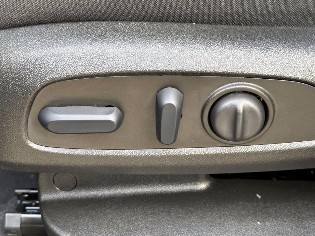 used 2022 Chevrolet Equinox car, priced at $18,991