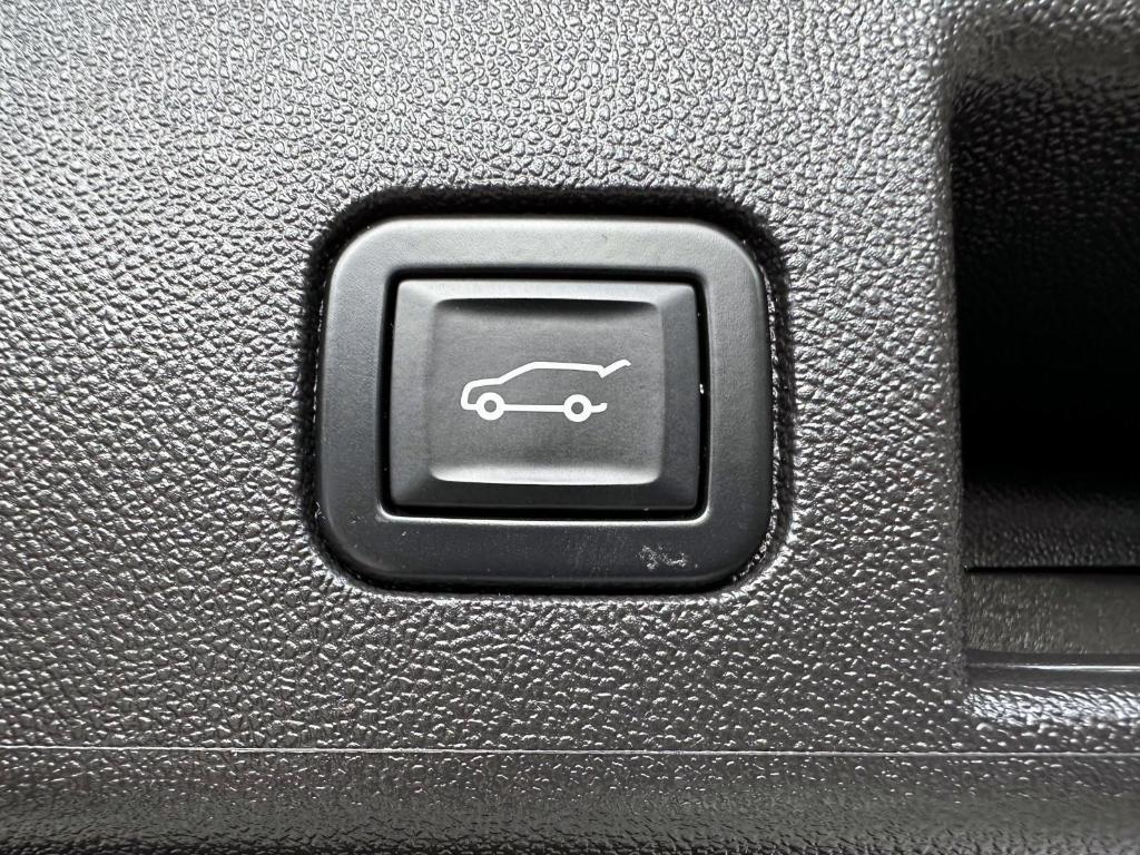 used 2022 Chevrolet Equinox car, priced at $18,991