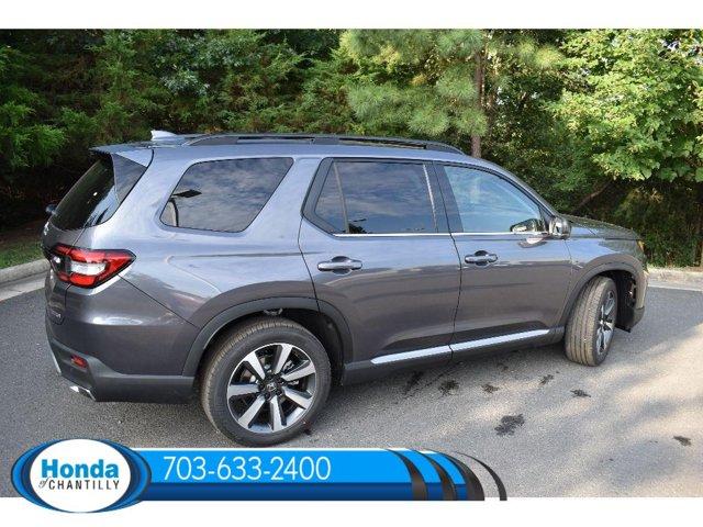 new 2025 Honda Pilot car, priced at $51,050