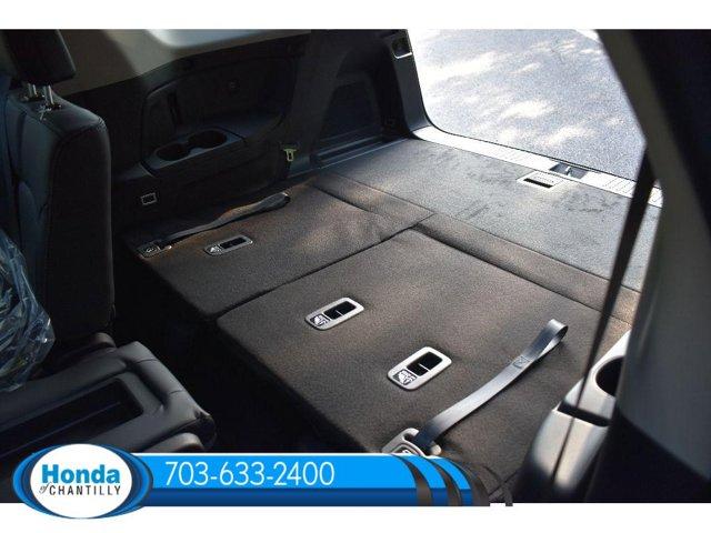 new 2025 Honda Pilot car, priced at $51,050