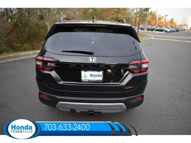 new 2025 Honda Pilot car, priced at $51,580