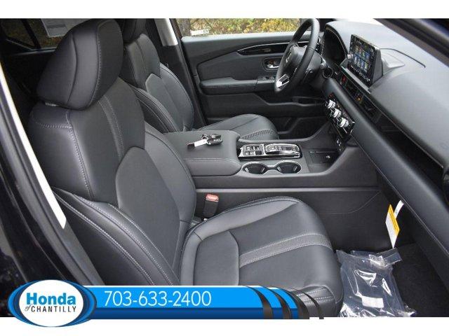 new 2025 Honda Pilot car, priced at $51,095