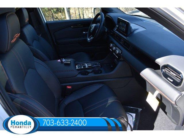 new 2025 Honda Pilot car, priced at $52,090