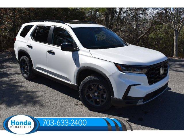 new 2025 Honda Pilot car, priced at $52,090
