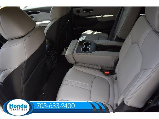 new 2025 Honda Pilot car, priced at $47,505