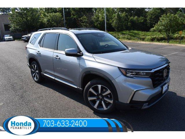 new 2025 Honda Pilot car, priced at $51,050