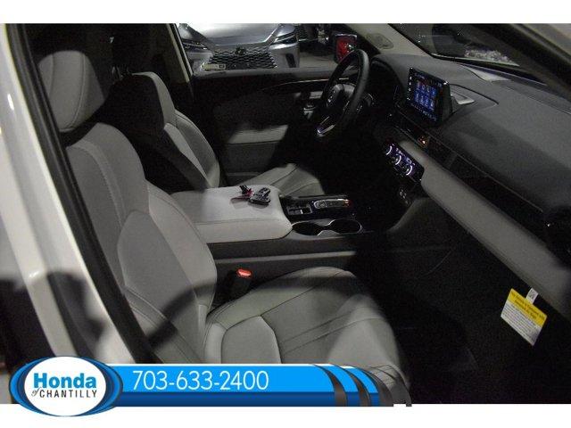 new 2025 Honda Pilot car, priced at $51,550