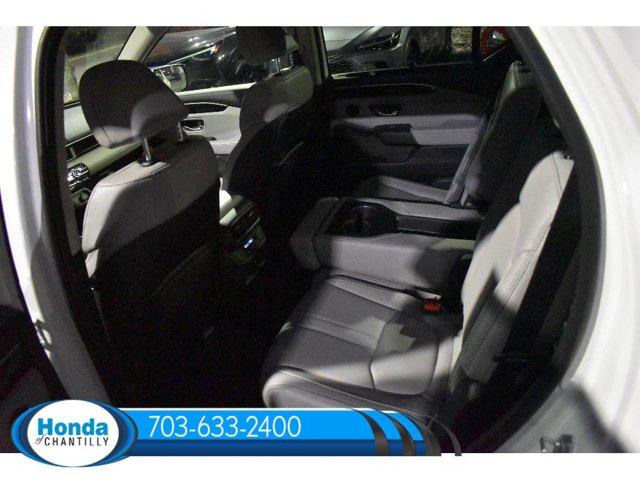 new 2025 Honda Pilot car, priced at $51,550