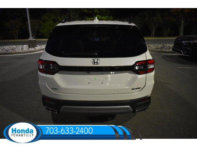 new 2025 Honda Pilot car, priced at $51,550