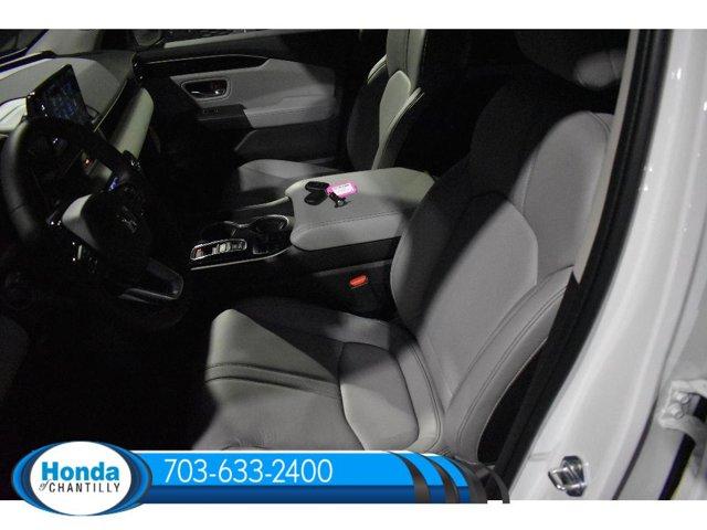 new 2025 Honda Pilot car, priced at $51,550