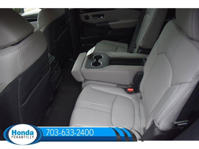 new 2025 Honda Pilot car, priced at $51,095