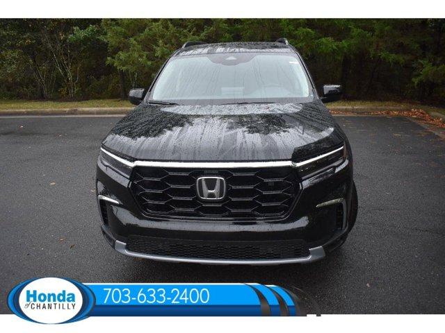 new 2025 Honda Pilot car, priced at $51,095