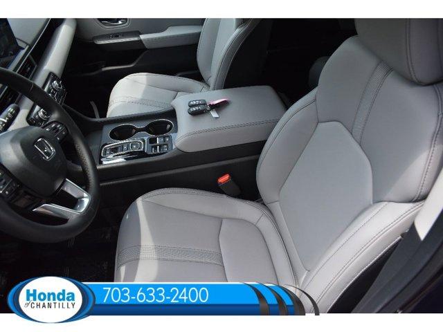 new 2025 Honda Pilot car, priced at $47,050