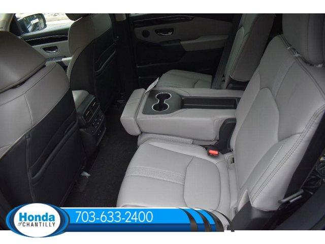 new 2025 Honda Pilot car, priced at $51,095