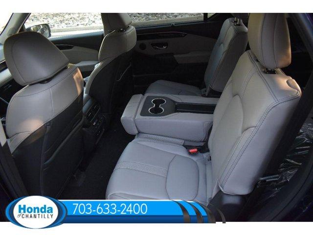 new 2025 Honda Pilot car, priced at $51,095