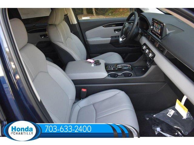 new 2025 Honda Pilot car, priced at $51,095