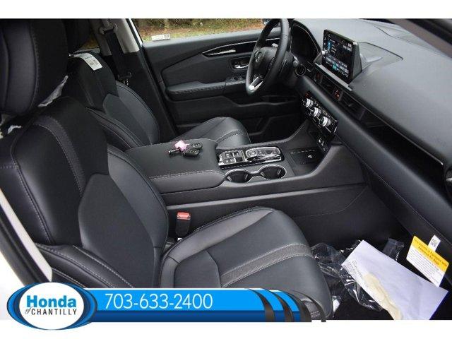 new 2025 Honda Pilot car, priced at $51,550