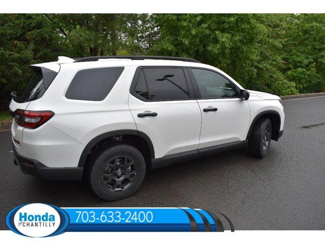 new 2025 Honda Pilot car, priced at $51,305