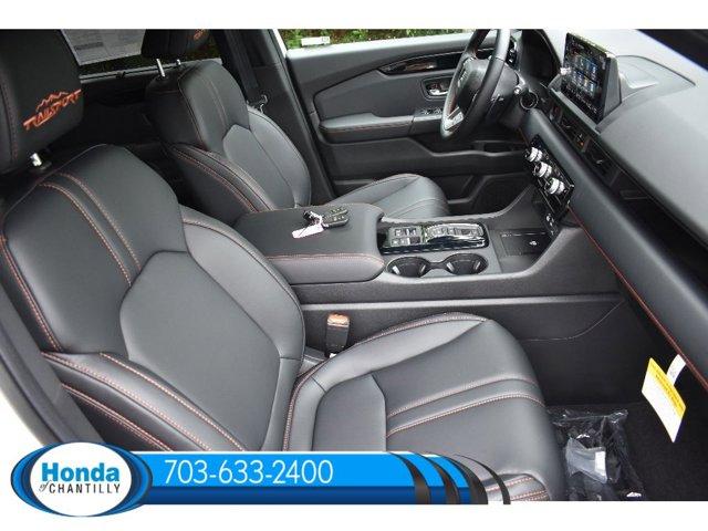 new 2025 Honda Pilot car, priced at $51,305