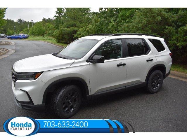 new 2025 Honda Pilot car, priced at $51,305
