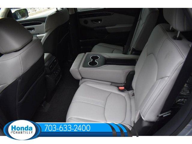 new 2025 Honda Pilot car, priced at $51,095