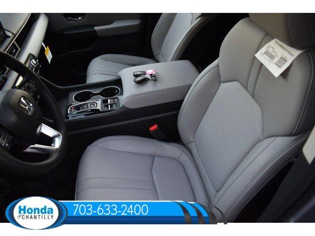 new 2025 Honda Pilot car, priced at $51,095