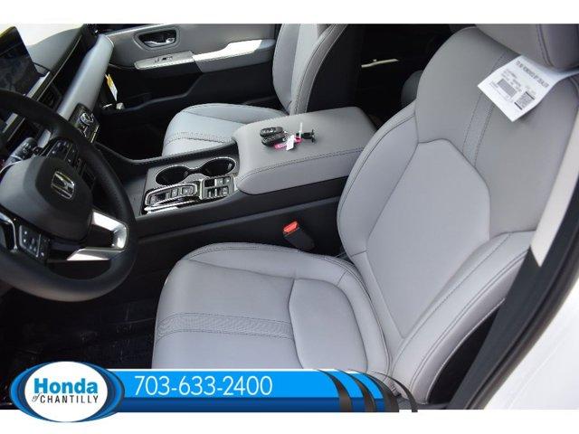 new 2025 Honda Pilot car, priced at $53,405