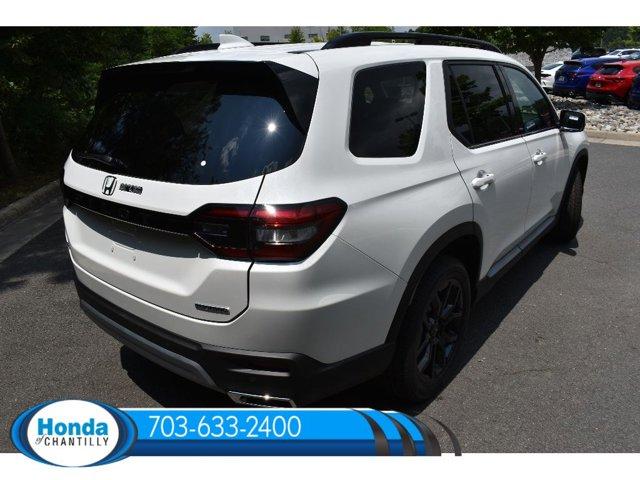 new 2025 Honda Pilot car, priced at $53,405