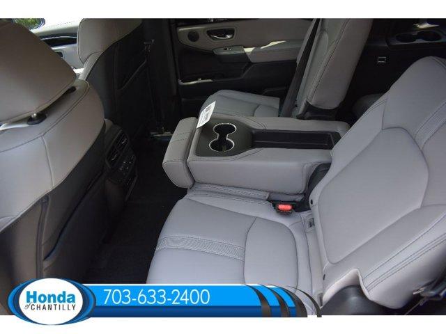 new 2025 Honda Pilot car, priced at $53,405